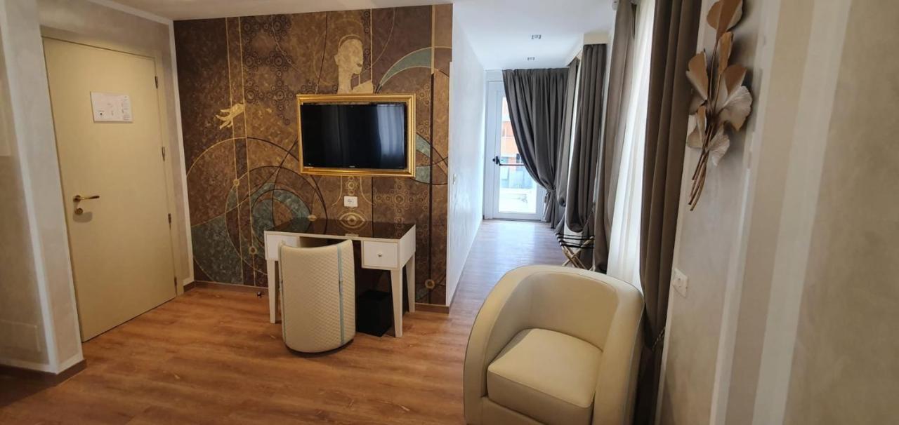Amsterdam Suite Hotel & Spa 里米尼 外观 照片